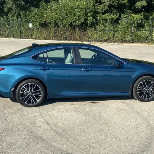 Toyota Camry XLE Hybrid 2024