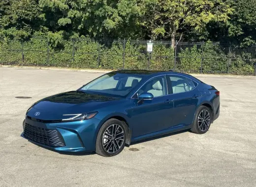 Toyota Camry XLE Hybrid 2024